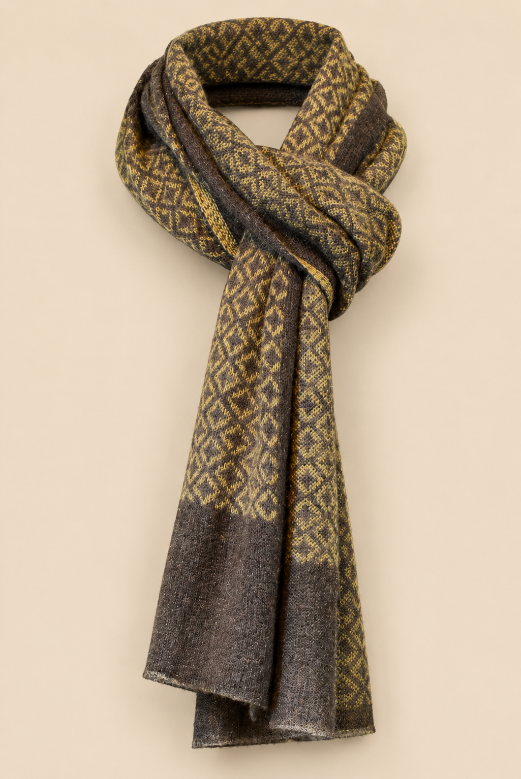 CB_SYNC:pure-cashmere-diamond-scarf:default-title:new_01_main.jpg